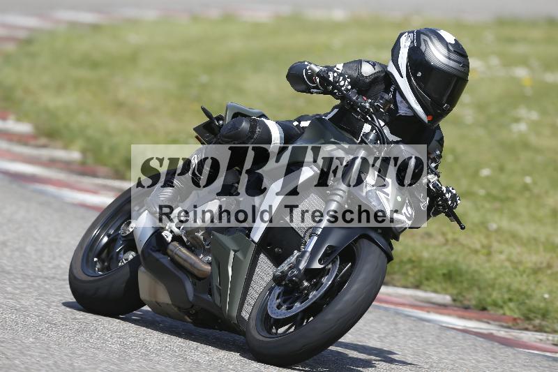 Archiv-2025/09 22.04.2025 Cornu Master School ADR/gruen-vert/29